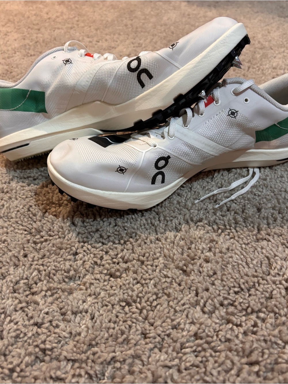 On cloud running shoes spikes for women